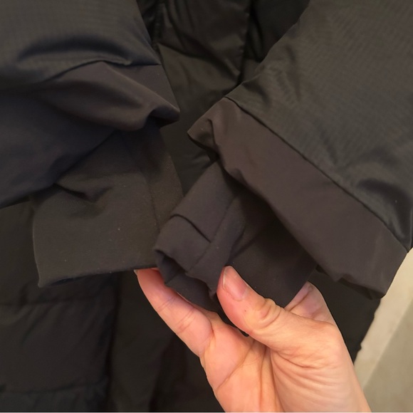 Canada Goose Alliston Long Parka Red Logo Jacket Black size xs - Picture 14 of 16